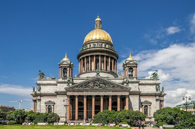 Saint_Isaac's_Cathedral_in_SPB 1200px